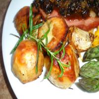 Garlic, Rosemary and Olive Oil Roasted Potatoes_image