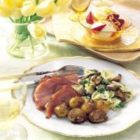 Balsamic- and Dijon-Glazed Ham with Roasted Pearl Onions_image