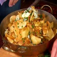 Homemade Potato Chips with Bleu Cheese and Chives_image
