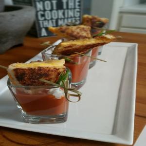 Grilled Cheese Shooters_image