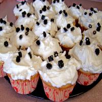 Anise/Licorice Cupcakes With Fluffy White Frosting_image