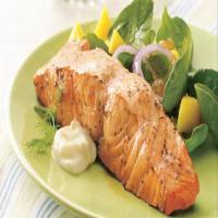 Grilled Salmon with Fresh Lime Cream_image