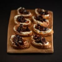 Fig and Goat Cheese Bruschettas image