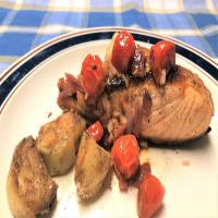 Salmon with Red Wine braised Cherry Tomatoes_image