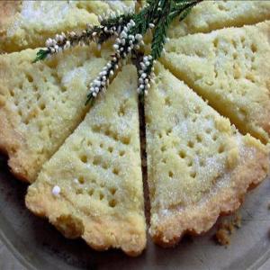 Traditional Rich Scottish Shortbread Biscuits - Cookies_image