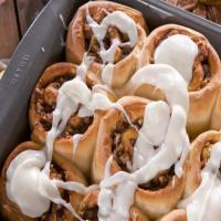 Gooey Cinnamon Buns with Thick Cream Cheese Icing_image