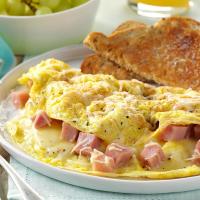 Ham and Swiss Omelet_image