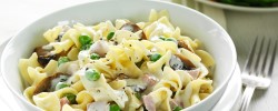 quick-creamy-pasta-with-ham-and-peas-hidden-valley image