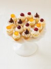 mini-vanilla-cupcakes-ricardo image