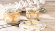 traditional-pickled-eggs-recipe-get-cracking image