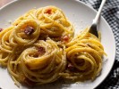 spaghetti-alla-carbonara-la-ricetta-originale-passo image