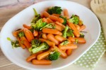 garlic-butter-broccoli-and-carrots-recipe-food-fanatic image
