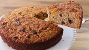 easy-and-healthy-oatmeal-cake-recipe-the-cooking-foodie image