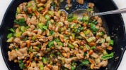 spicy-chicken-stir-fry-with-celery-and-peanuts-bon image
