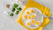 hard-boiled-eggs-get-cracking image