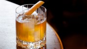 essential-whiskey-cocktail-old-fashioned-whisky image