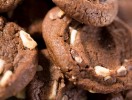 recipe-chunky-chocolate-cookies-duncan-hines-canada image