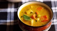 thai-yellow-curry-dassanas-veg image