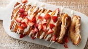 strawberries-and-cream-pull-apart-bread image