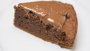 3-ingredient-nutella-chocolate-cake-recipe-mashed image