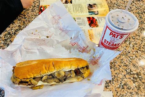 pats-king-of-steaks-yelp image