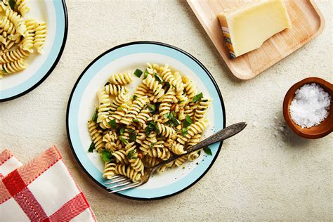 easy-pasta-salad-with-fresh-herbs-lemon-and-garlic image