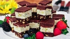 pistachio-white-and-dark-chocolate-layer-fudge-steven image