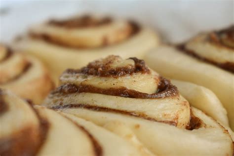 the-best-cinnamon-rolls-better-than-cinnabon image