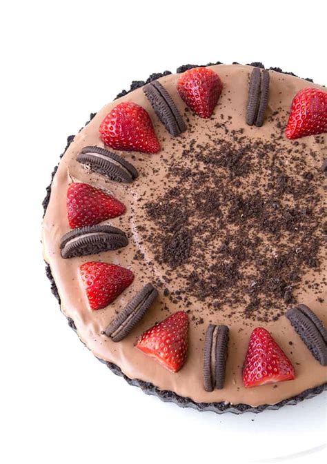 5-ingredient-no-bake-strawberry-chocolate-pie image