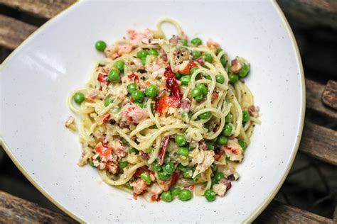 lobster-carbonara-with-spaghetti-pancetta-english image
