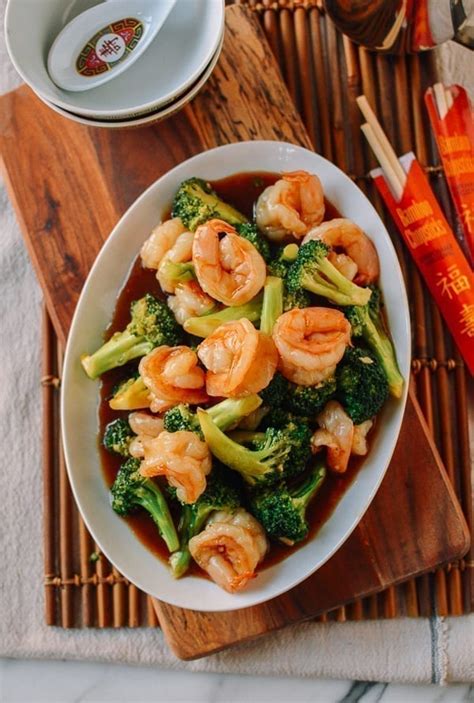 shrimp-and-broccoli-with-brown-sauce-the-woks-of-life image
