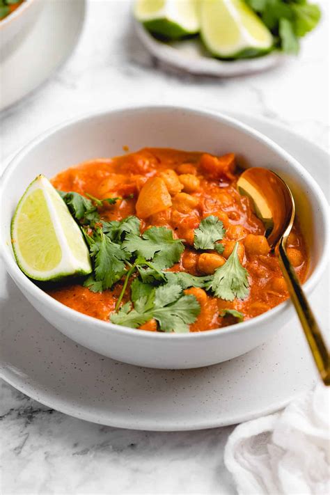creamy-vegan-coconut-chickpea-curry-jessica-in-the image