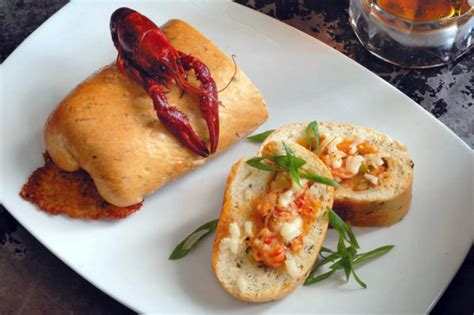 crawfish-bread-ralph-brennan-restaurant-group image