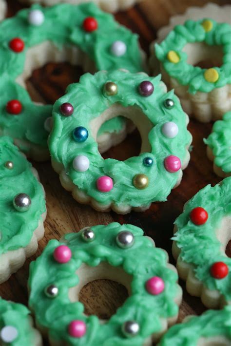 wreath-cookies-an-easy-christmas-sugar-cookies-idea image