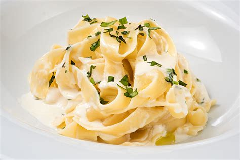 7-dishes-to-love-made-from-alfredo-sauce-in-a-jar image