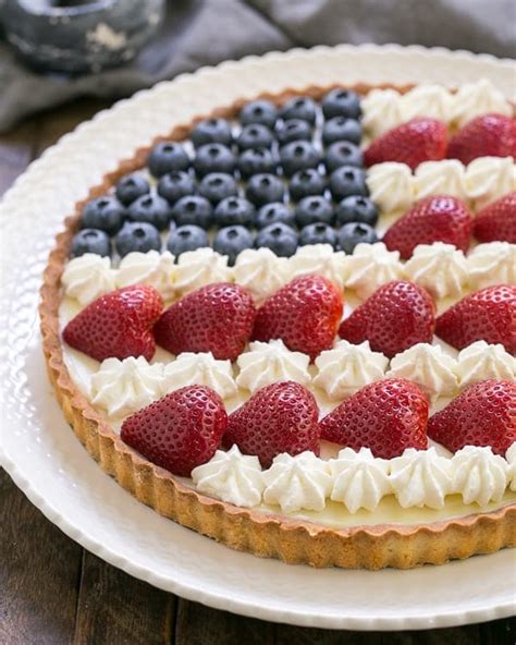american-flag-fruit-tart-that-skinny-chick-can-bake image