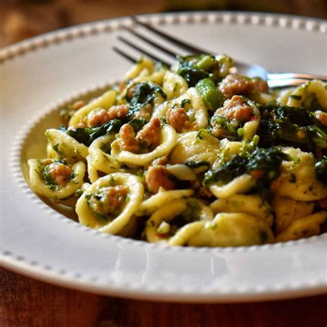 orecchiette-with-italian-sausage-and-broccoli-rabe image