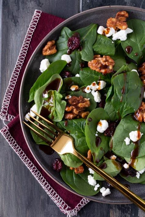 spinach-salad-with-balsamic-vinaigrette-recipe-garnish image