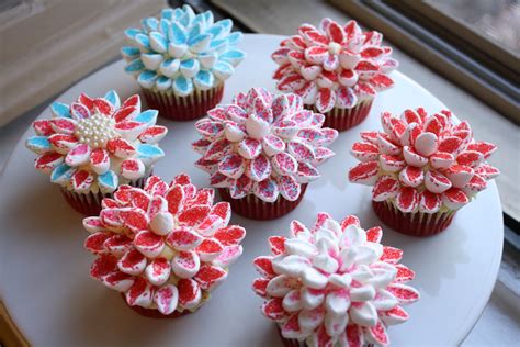 topping-yo-cupcakes-with-chrysanthemums image