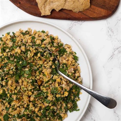 middle-eastern-chickpea-and-walnut-salad-frifran image