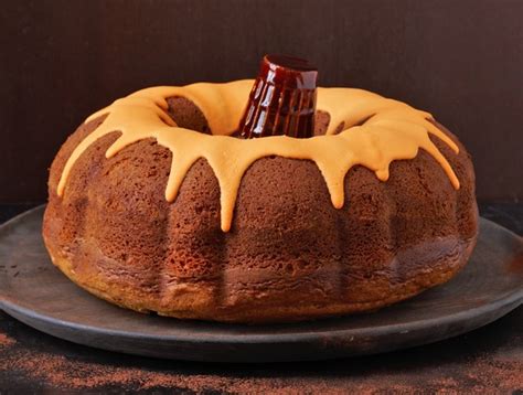 recipe-the-great-pumpkin-cake-duncan-hines-canada image