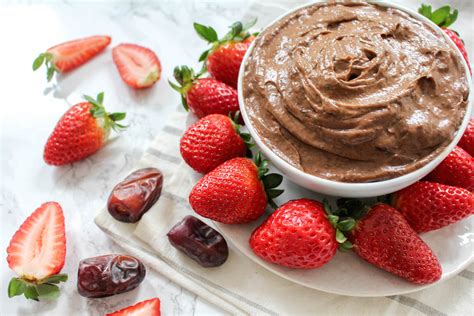 raw-chocolate-caramel-dip-recipe-forks-over-knives image