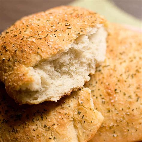 rosemary-bread-recipe-ashlee-marie-real-fun-with-real image
