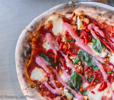 sourdough-pizza-at-four-hundred-rabbits-hot-and image