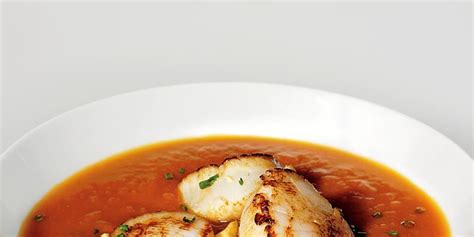 easy-recipe-seared-scallops-with-pumpkin-soup image