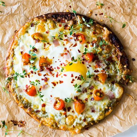bacon-and-egg-breakfast-pizza-recipe-centercutcook image