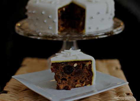 quick-and-easy-last-minute-christmas-cake image