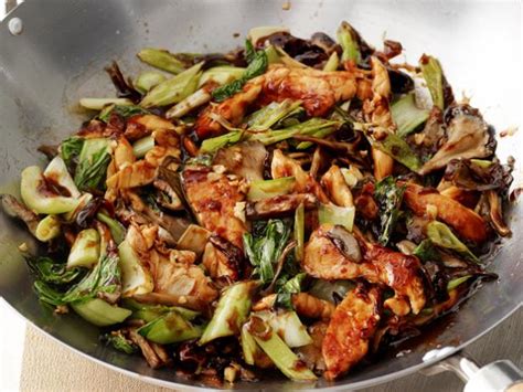 cantonese-chicken-and-mushrooms-recipe-food image