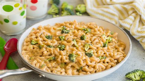 skillet-mac-and-cheese-recipe-dairy-farmers-of image