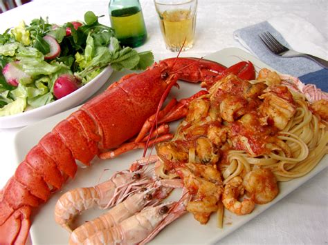 lobster-with-linguini-in-tomato-sauce-cooking-in image